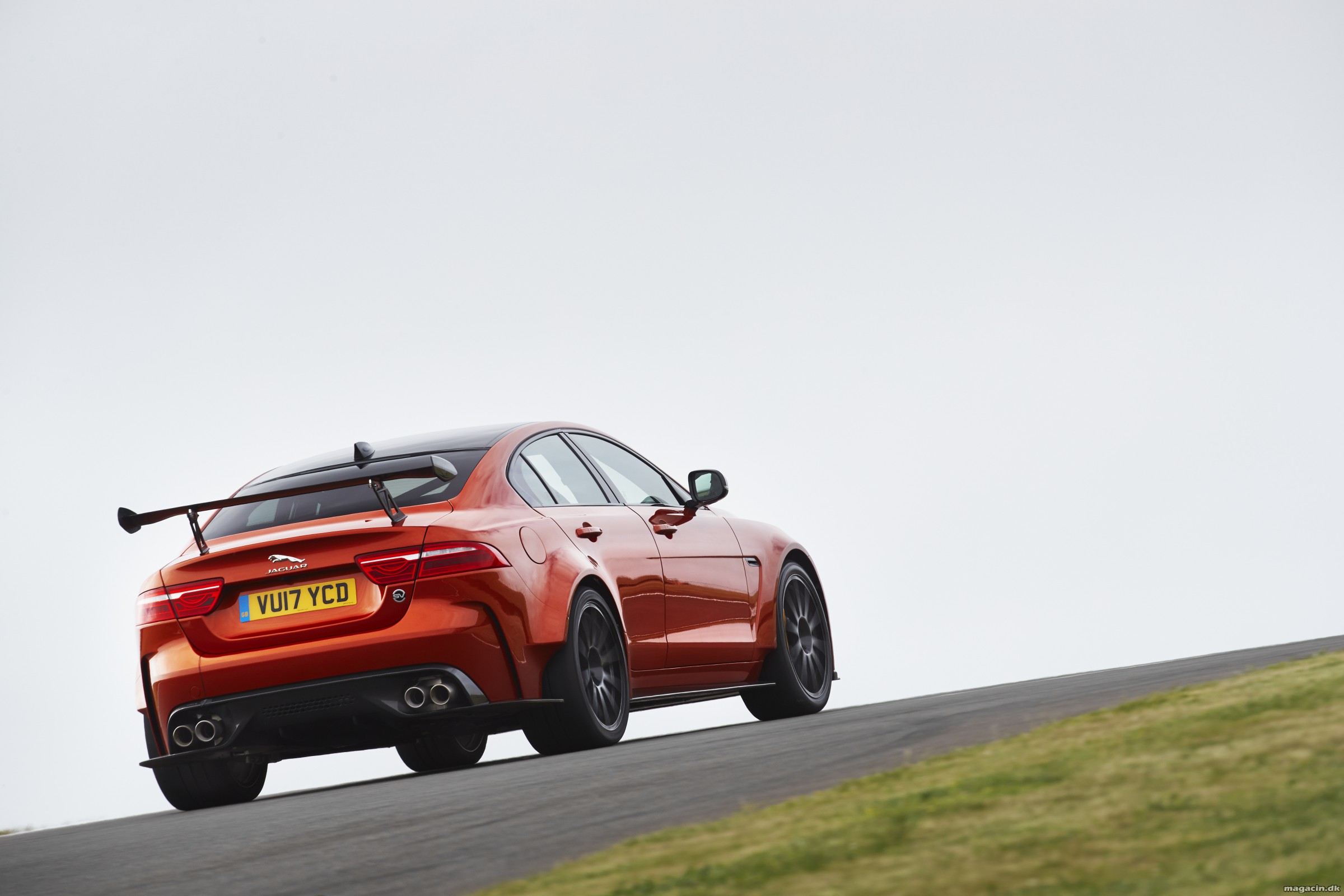 Jaguar frigiver deres hurtigste personbil