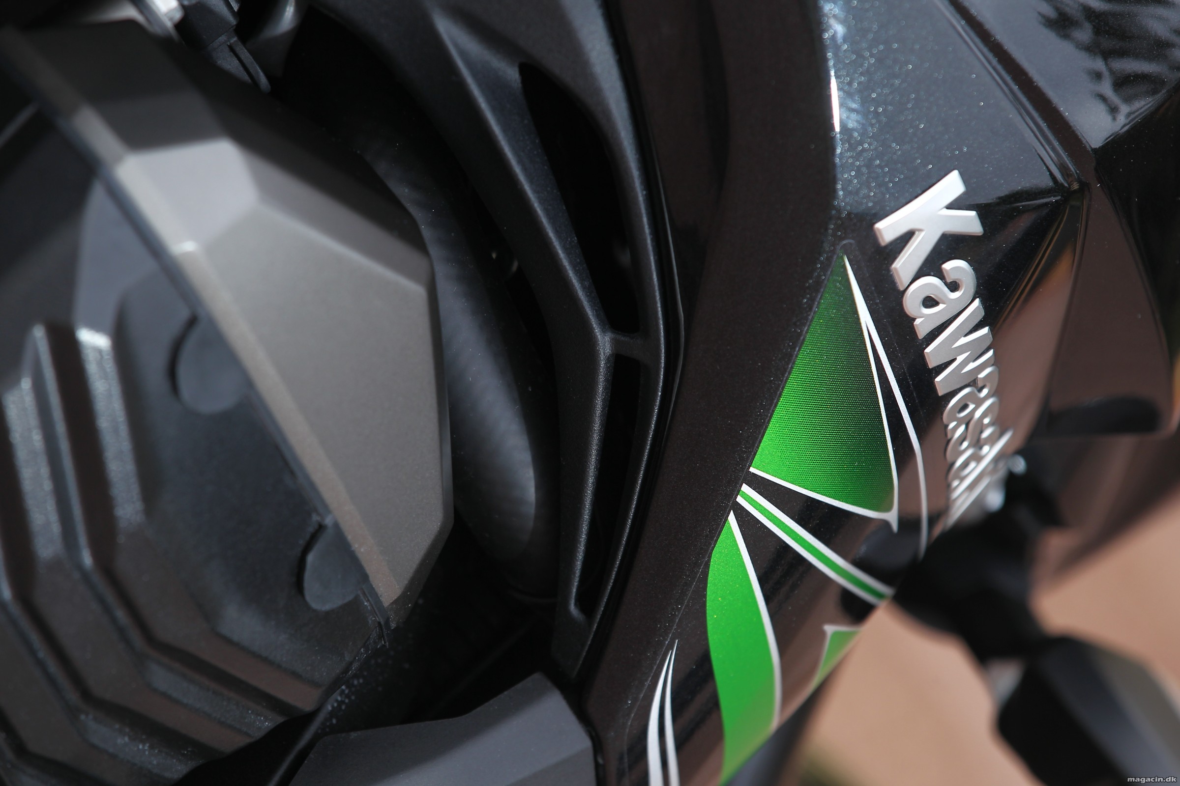 Test: 2014 Kawasaki Z800 – Årets bedste streetfighter køb