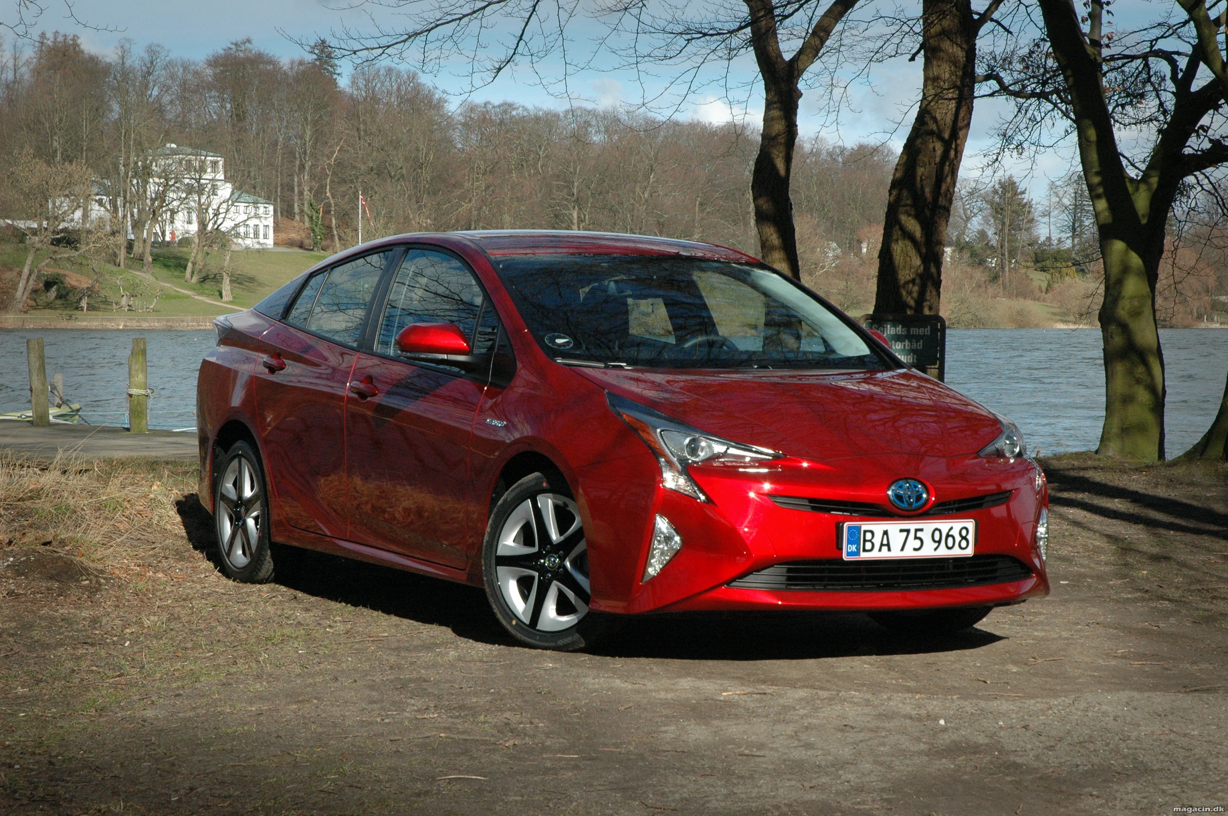 Ny Toyota Prius helt i top i sikkerhedstest