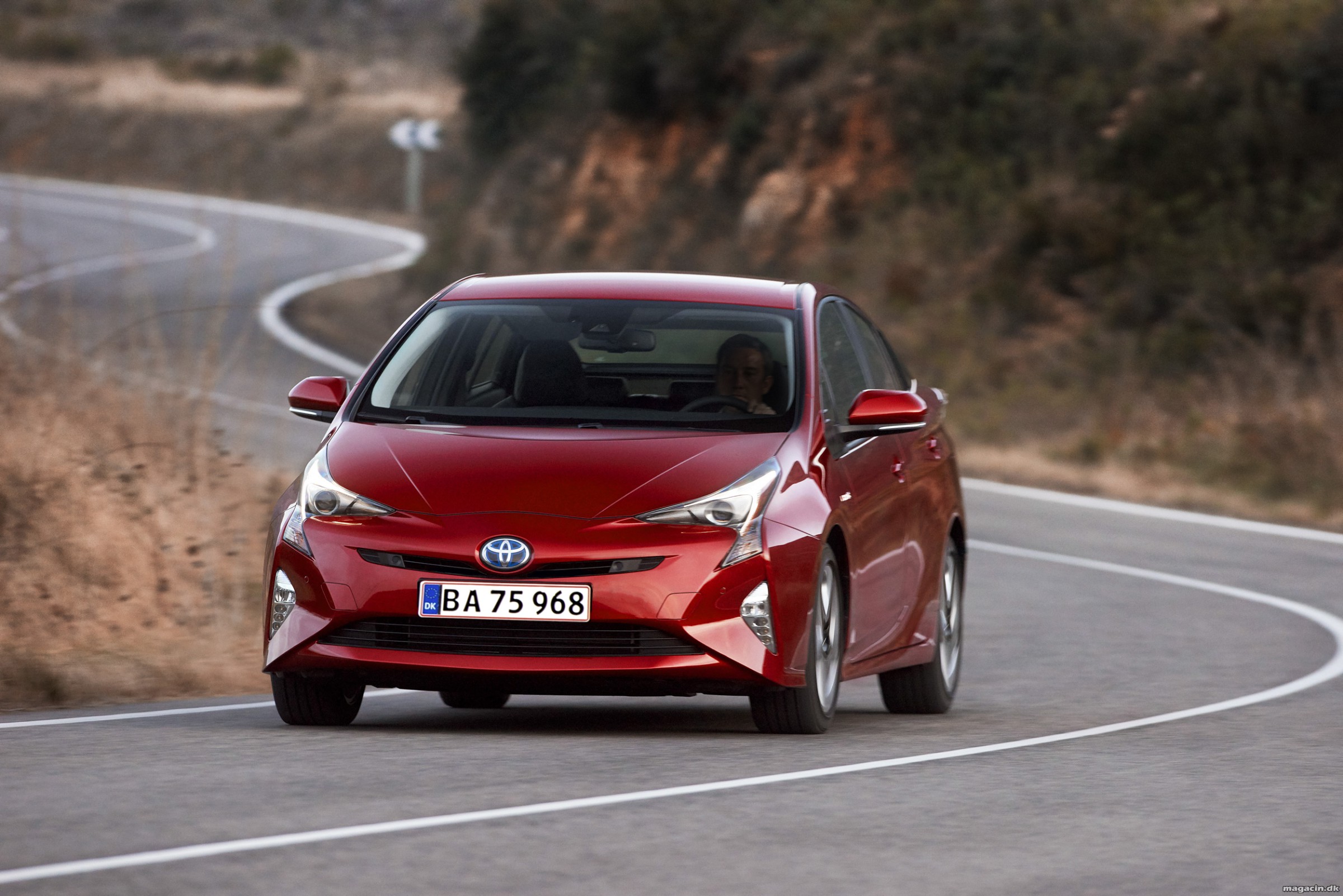 Ny Toyota Prius helt i top i sikkerhedstest