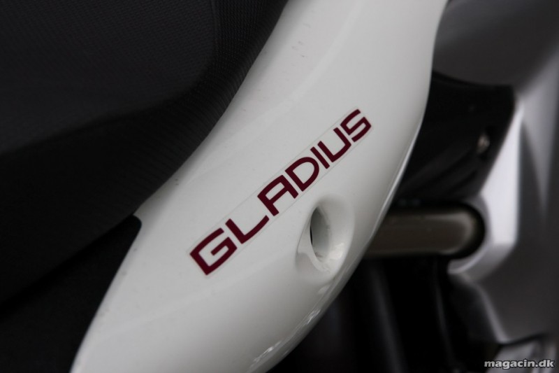 Test: Suzuki SFV 650 Gladius – Mest for piger