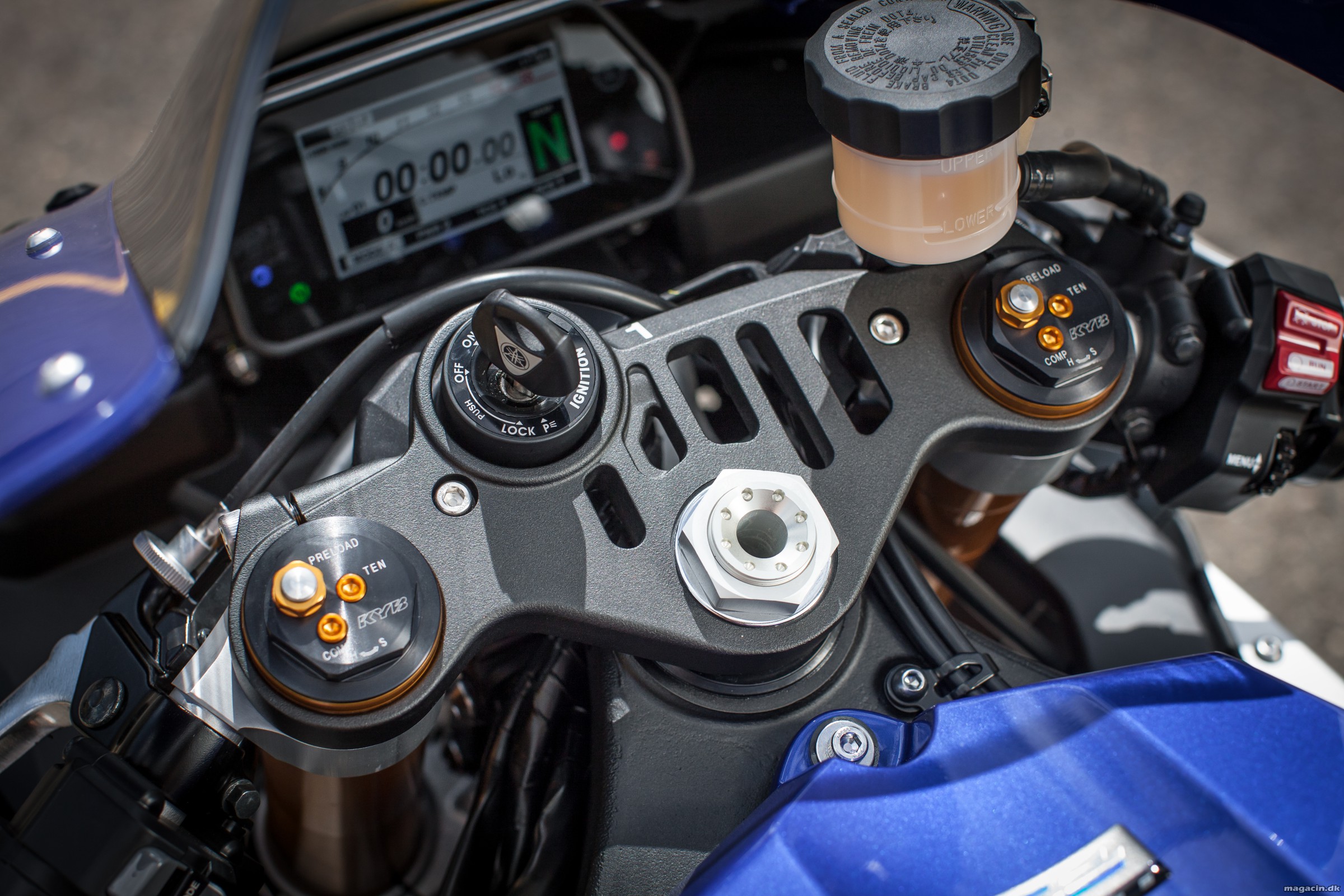 Test: 2015 Yamaha YZF-R1 og R1M sætter dagsordenen