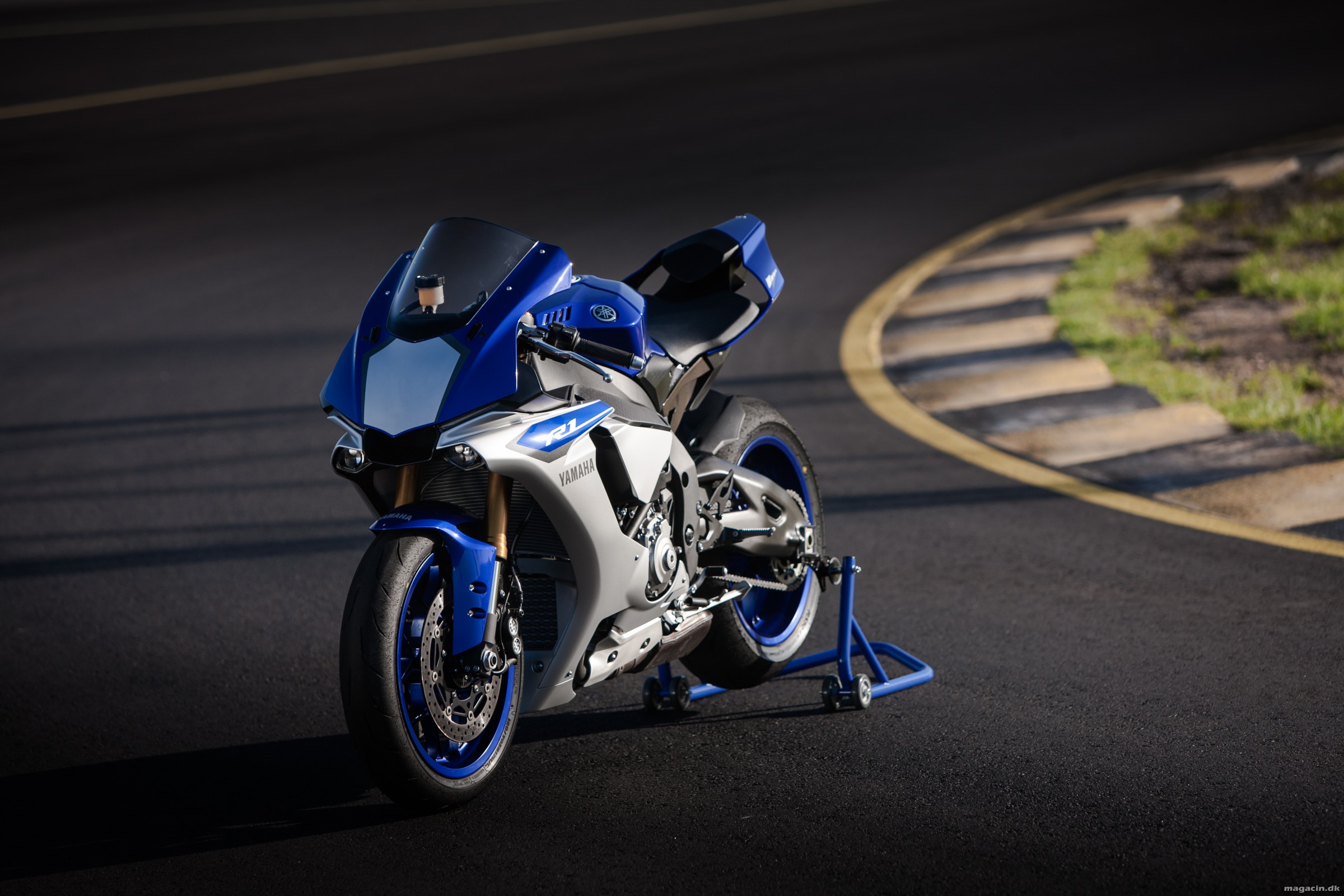 Test: 2015 Yamaha YZF-R1 og R1M sætter dagsordenen