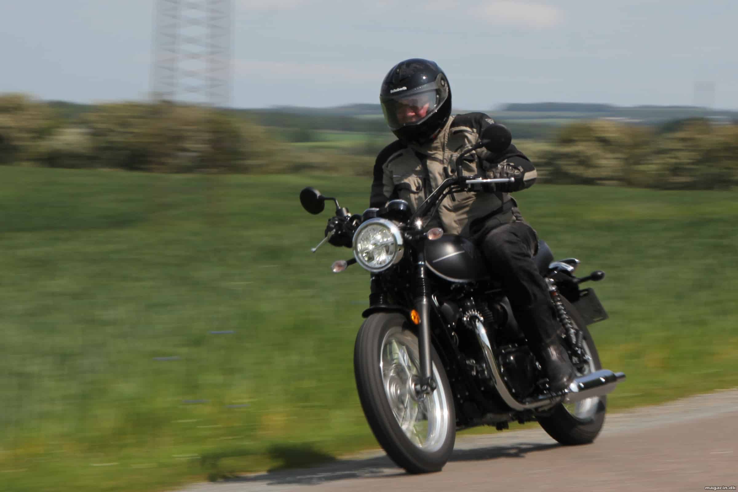 Test: Kawasaki W800 - Gensyn med en