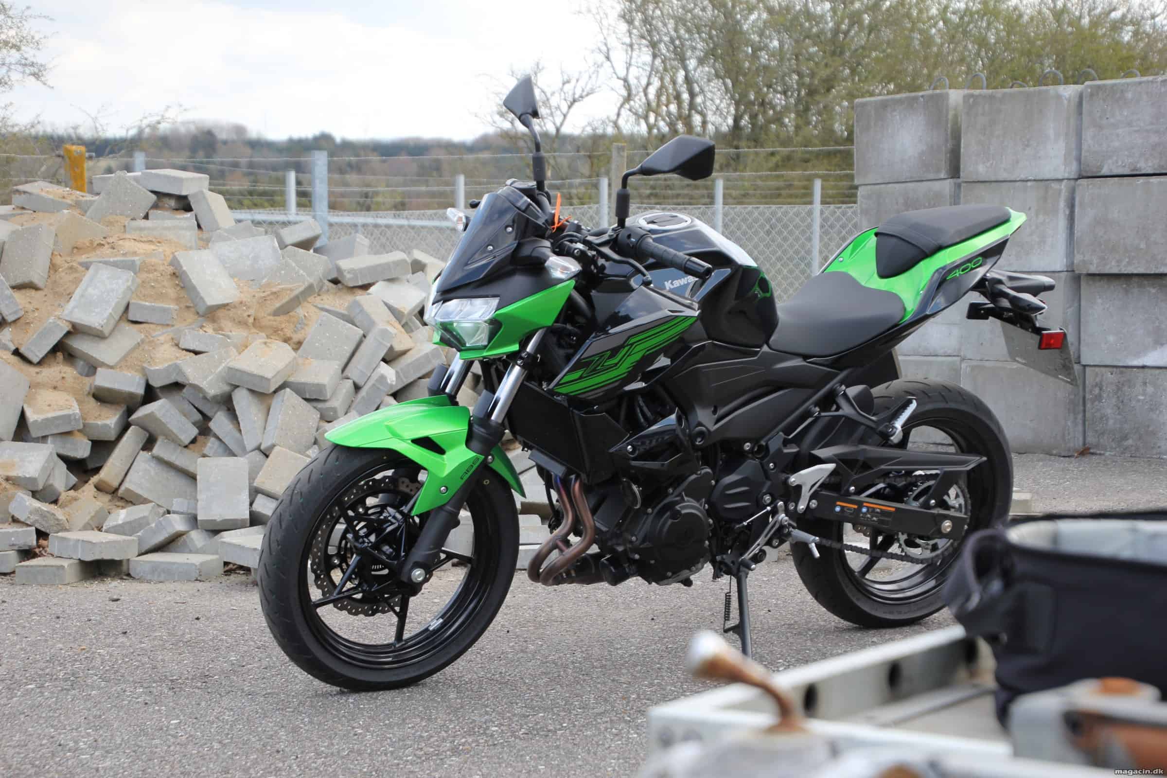 blødende panik Månens overflade Test: Kawasaki Z400 - hellere lille og vågen end...