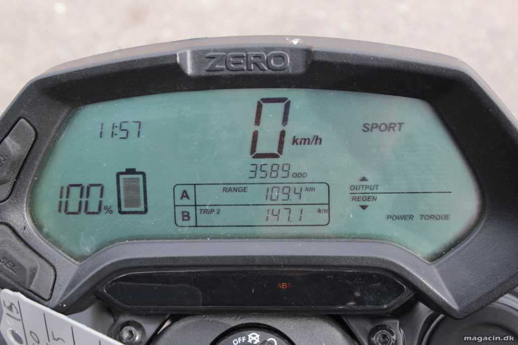 Test: 2015 Zero SR vs Brammo Empulse R- Lyn uden torden