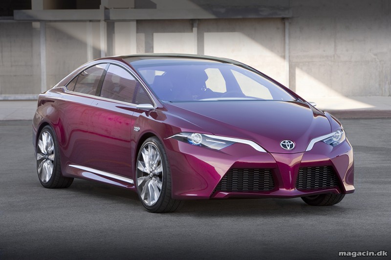 Toyota afslører ny opladningshybridbil