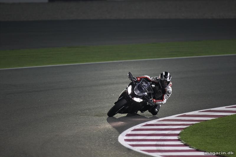 Test: Kawasaki ZX10R 2011 – Verdens absolut hurtigste. Komplet test