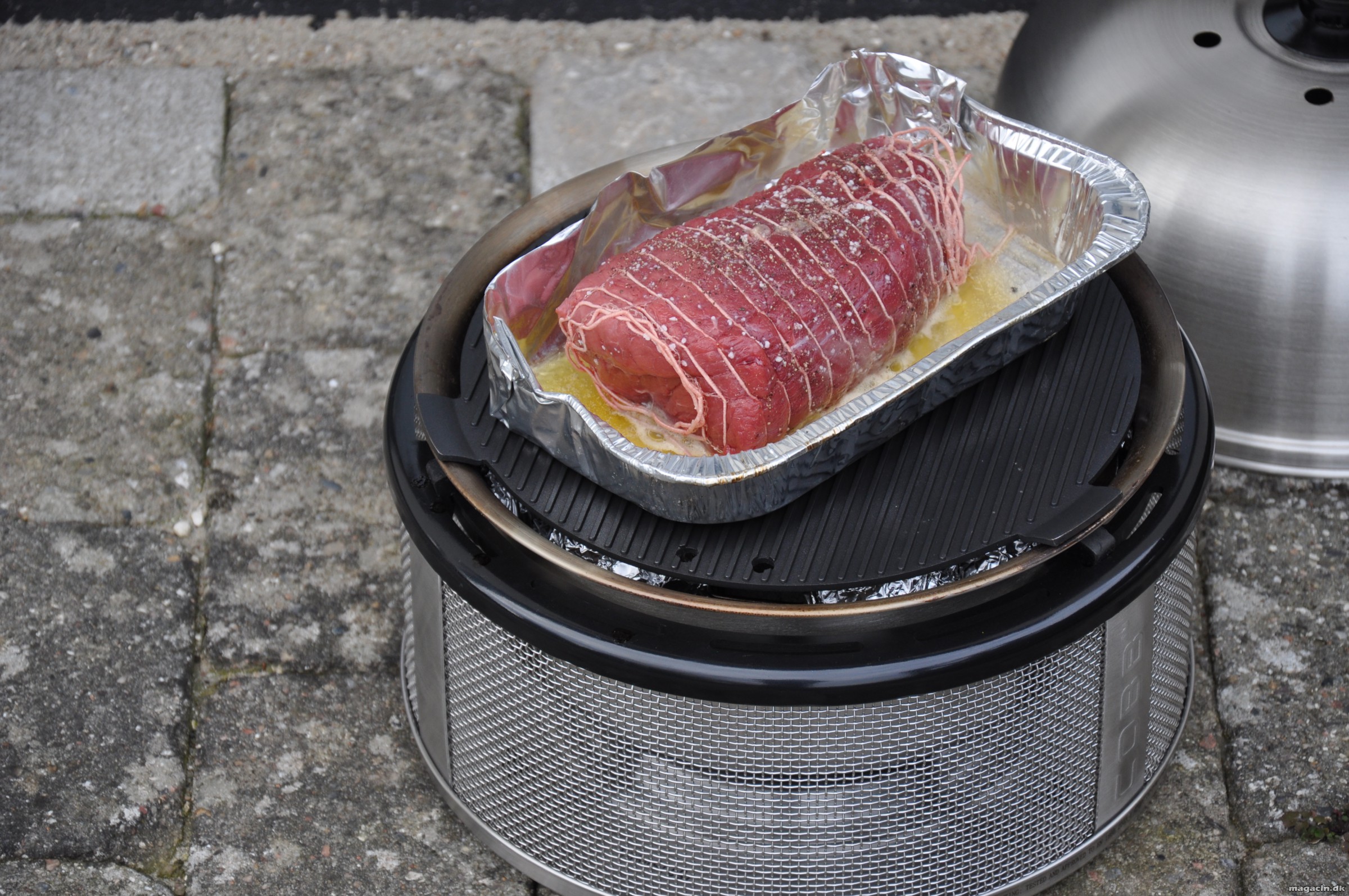Vi ser n rmere p den lille grill Cobb Easy to Go