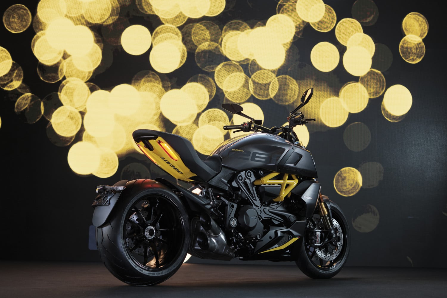 MY22_Ducati_Diavel_1260_S _5__UC294024_High