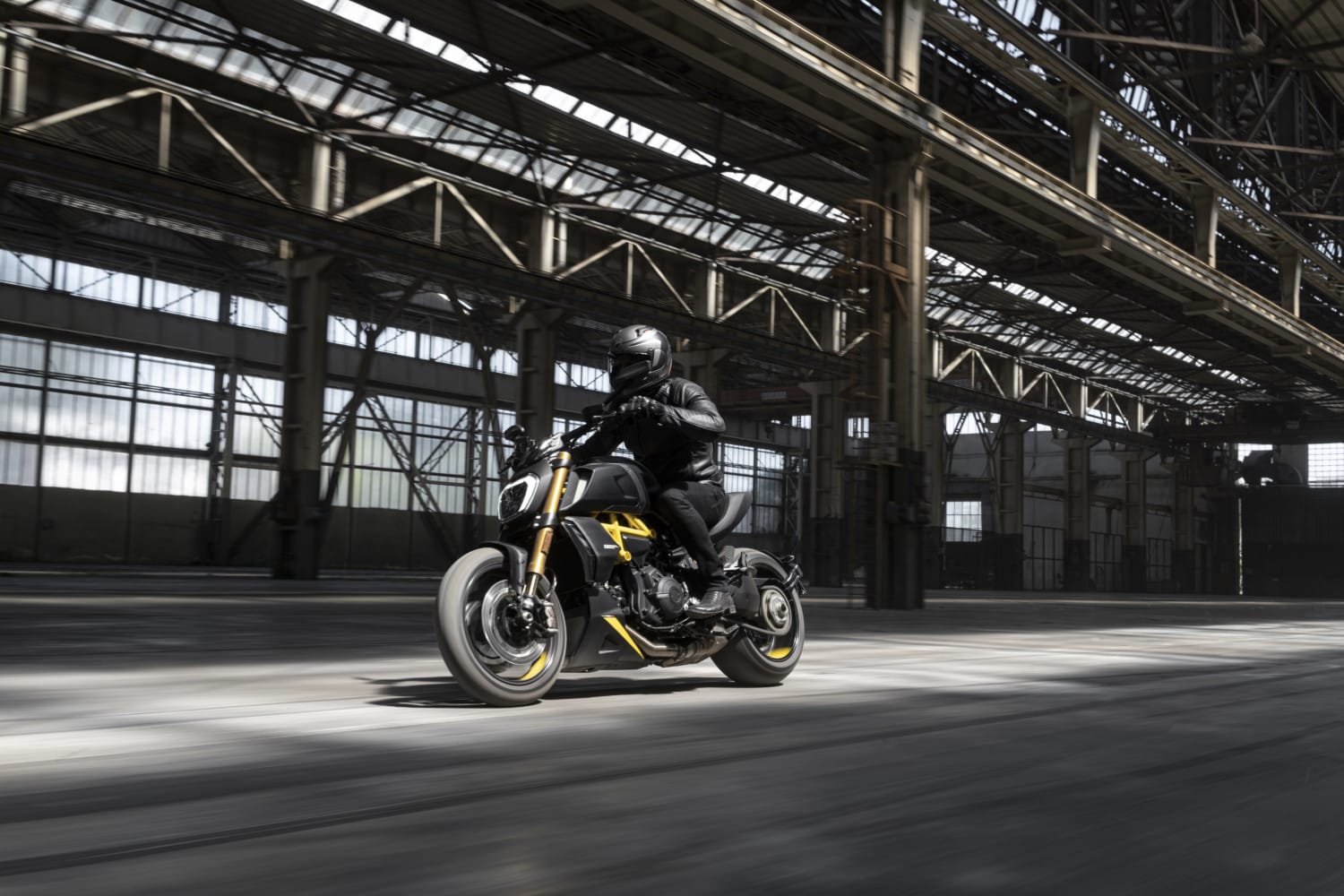 MY22_Ducati_Diavel_1260_S _6__UC294029_High