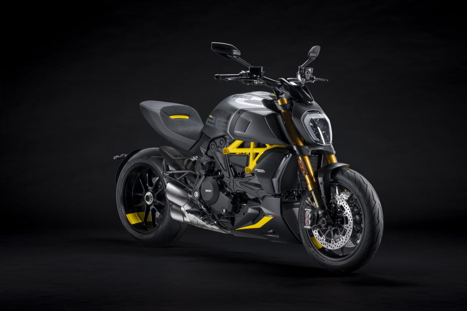 MY22_Ducati_Diavel_1260_S_01 _4__UC293430_High