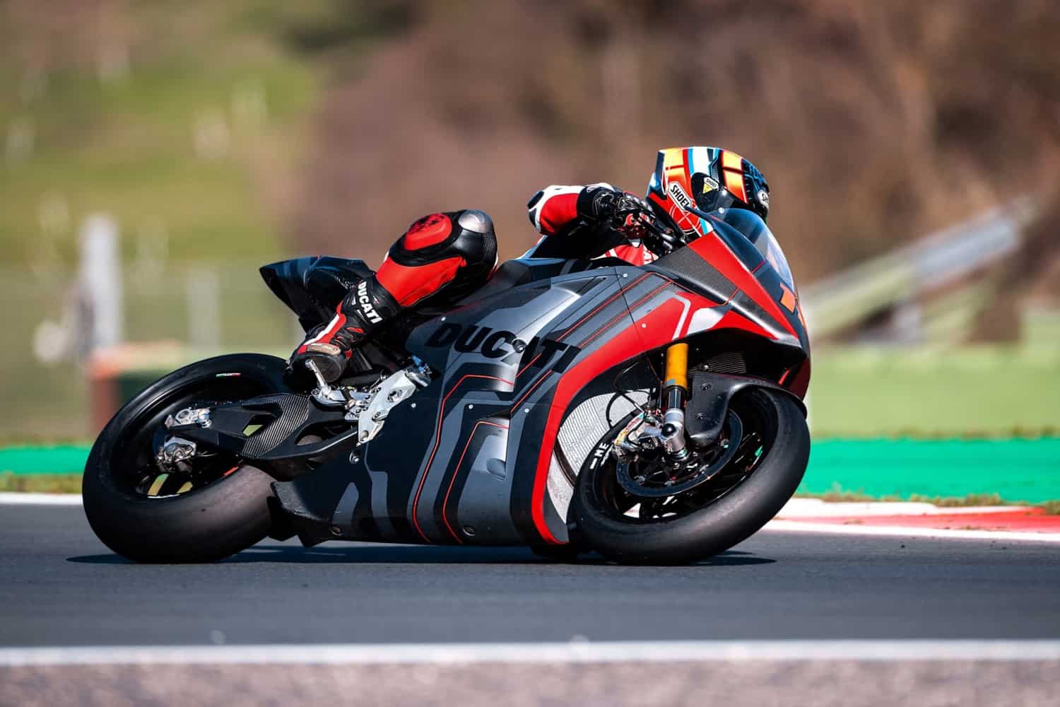 Første video med Ducati V21L i aktion