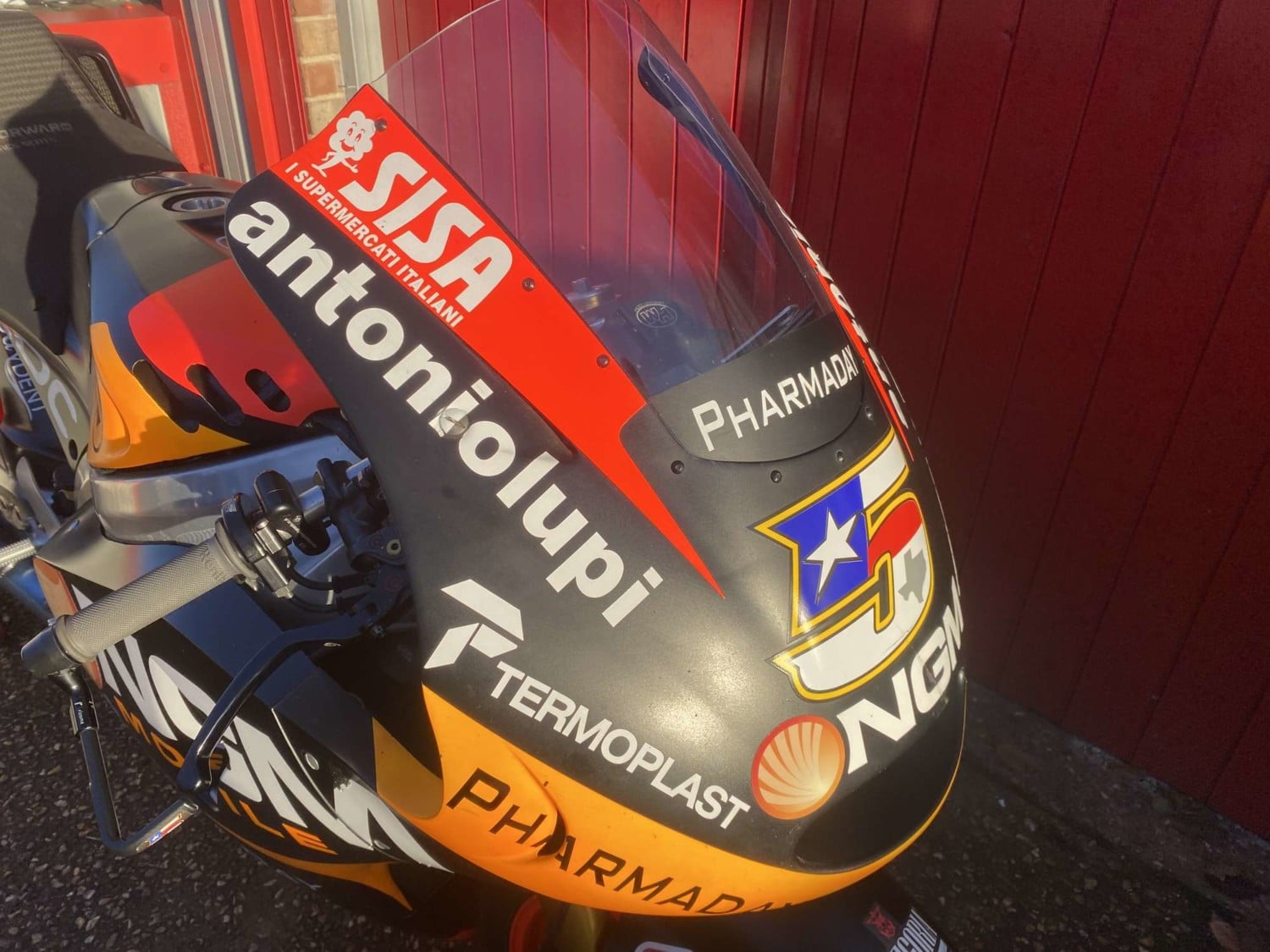Colin Edwards’ Kawasaki MotoGP racer bortauktioneres 18. februar