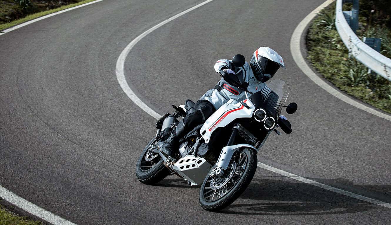 Ducati DesertX får integreret Turn By Turn navigation