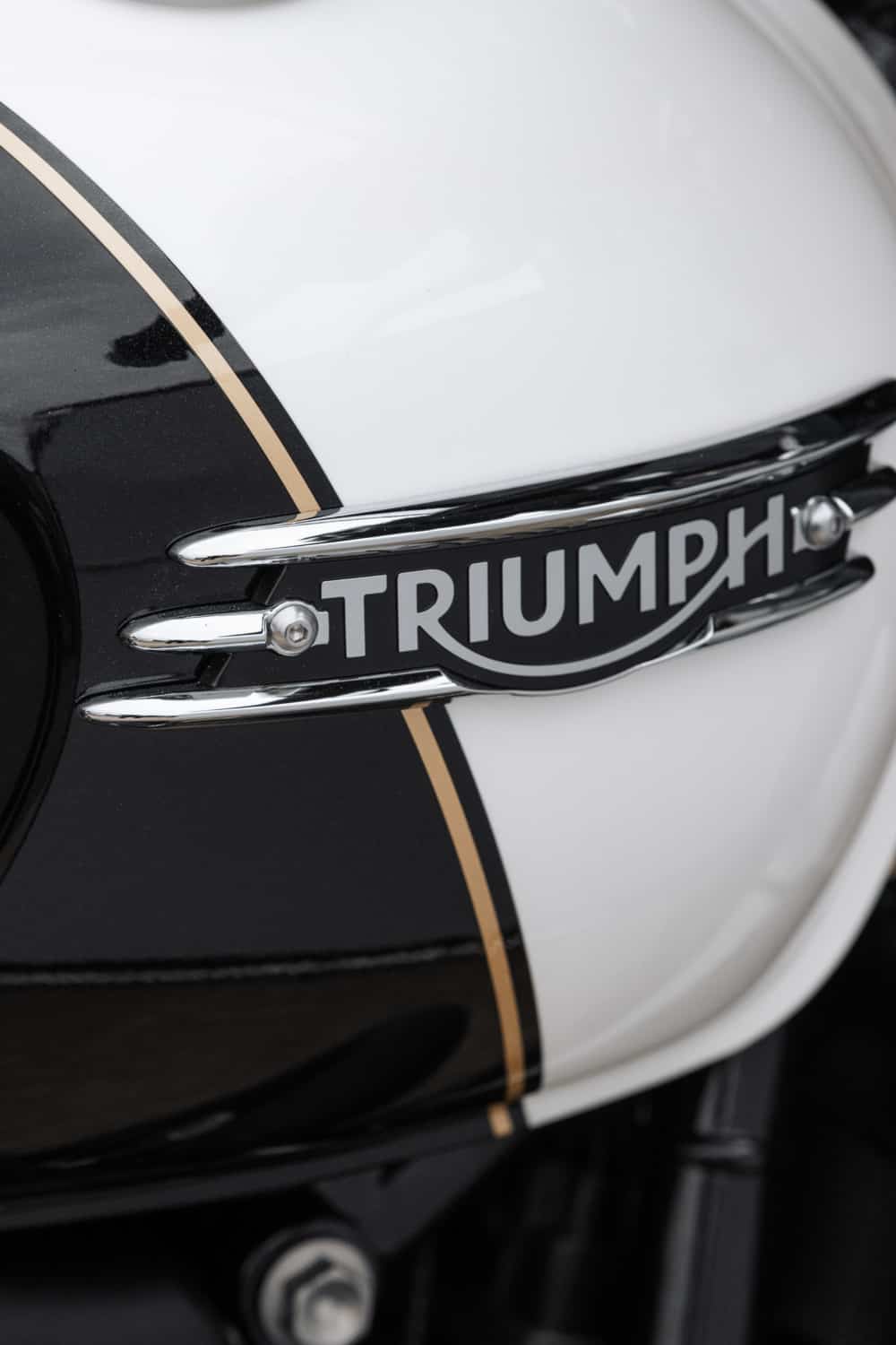 Ny Triumph Bonneville T120 Black DGR Edition