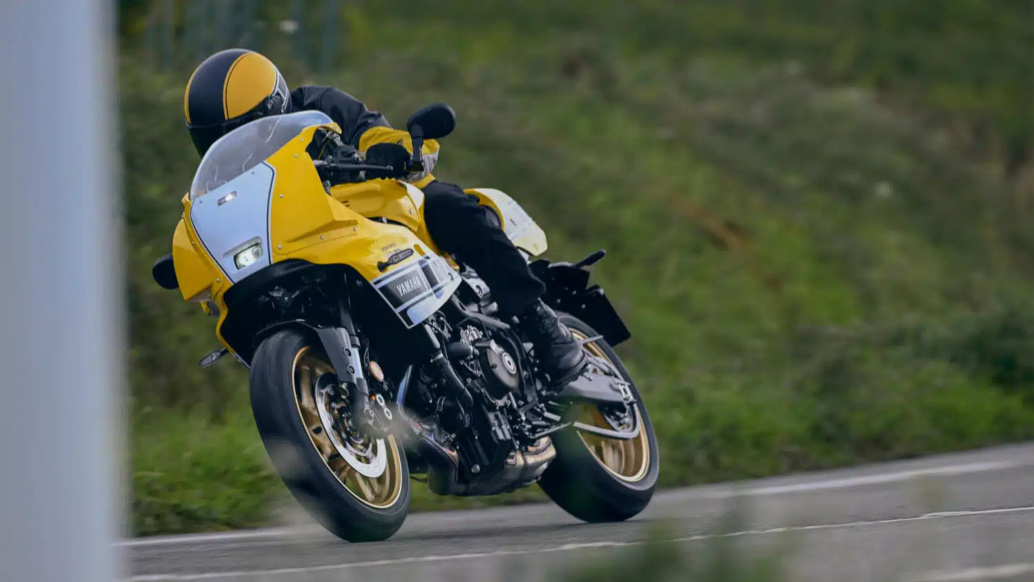 2026 Yamaha XSR900 GP i Kenny Roberts farver