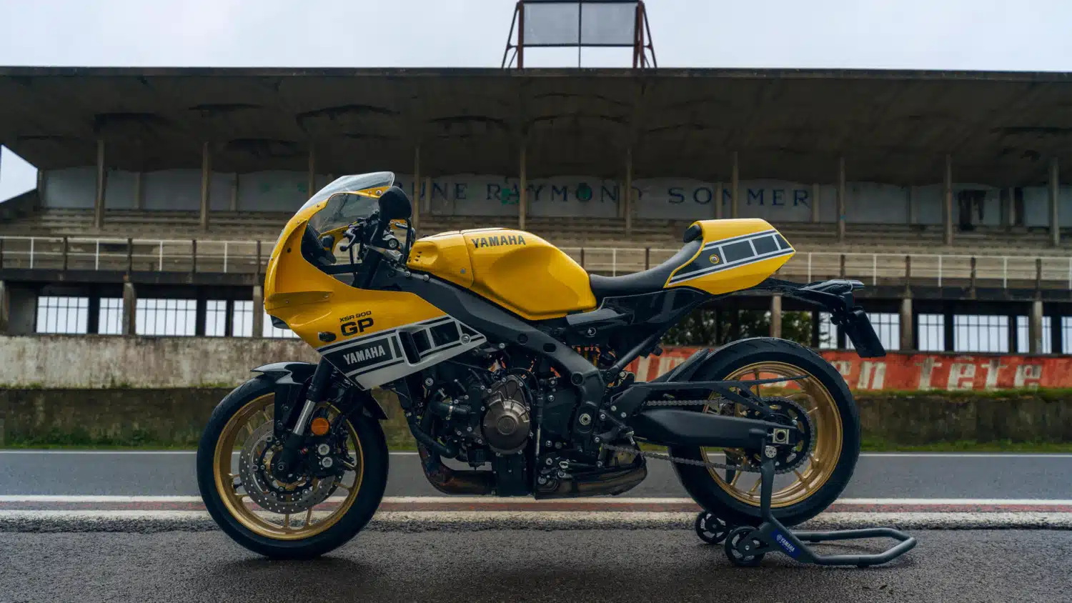 2026 Yamaha XSR900 GP i Kenny Roberts farver