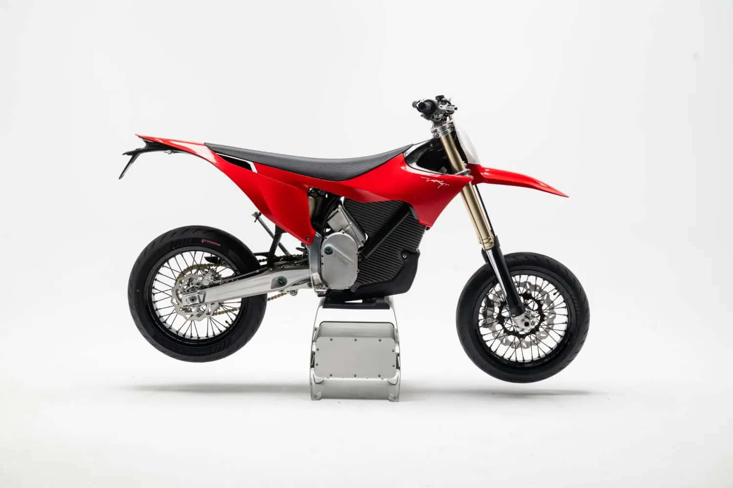 Stark Future løfter sløret for verdens kraftigste elektriske Supermotard