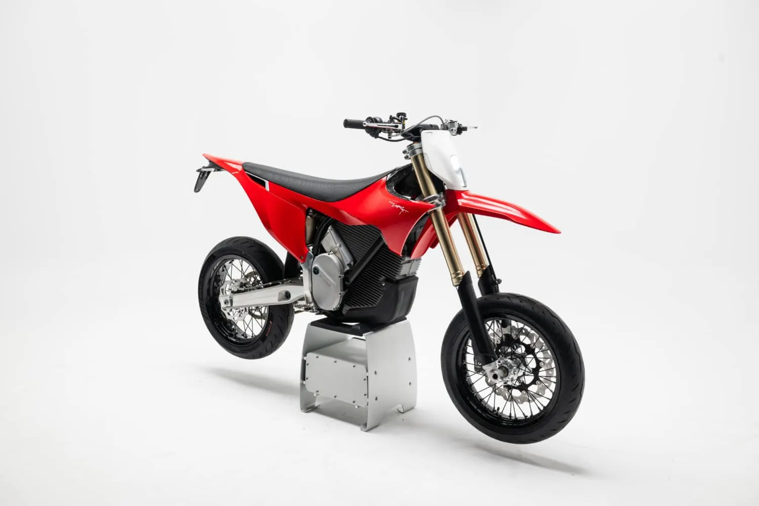Stark Future løfter sløret for verdens kraftigste elektriske Supermotard